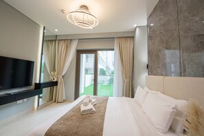 2 bedrooms, WiFi - 2BR Creek Beach & Pool Lagoon Access (Dubai)
