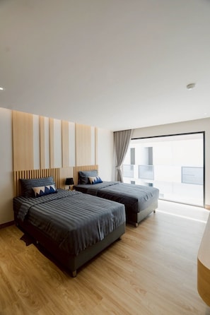 Ảnh chưa phân loại, 4 trong số 31 ảnh, nút