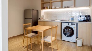Exclusive Double Room, Balcony, City View | WiFi (free) - I-Zen Residence Central Eastville (Bangkok)