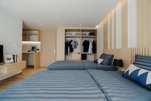 Standard Double Room, Balcony, City View | Free WiFi - I-Zen Residence Central Eastville (Bangkok)