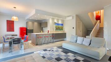 Villa, 3 Bedrooms, Patio, Garden View | Living room