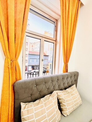 Basic Apartment | Iron/ironing board - Family 9BR Apartment Near Augarten (Vienna)