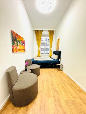Basic Apartment | Iron/ironing board - Family 9BR Apartment Near Augarten (Vienna)