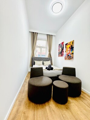 Basic Apartment | Iron/ironing board - Family 9BR Apartment Near Augarten (Vienna)