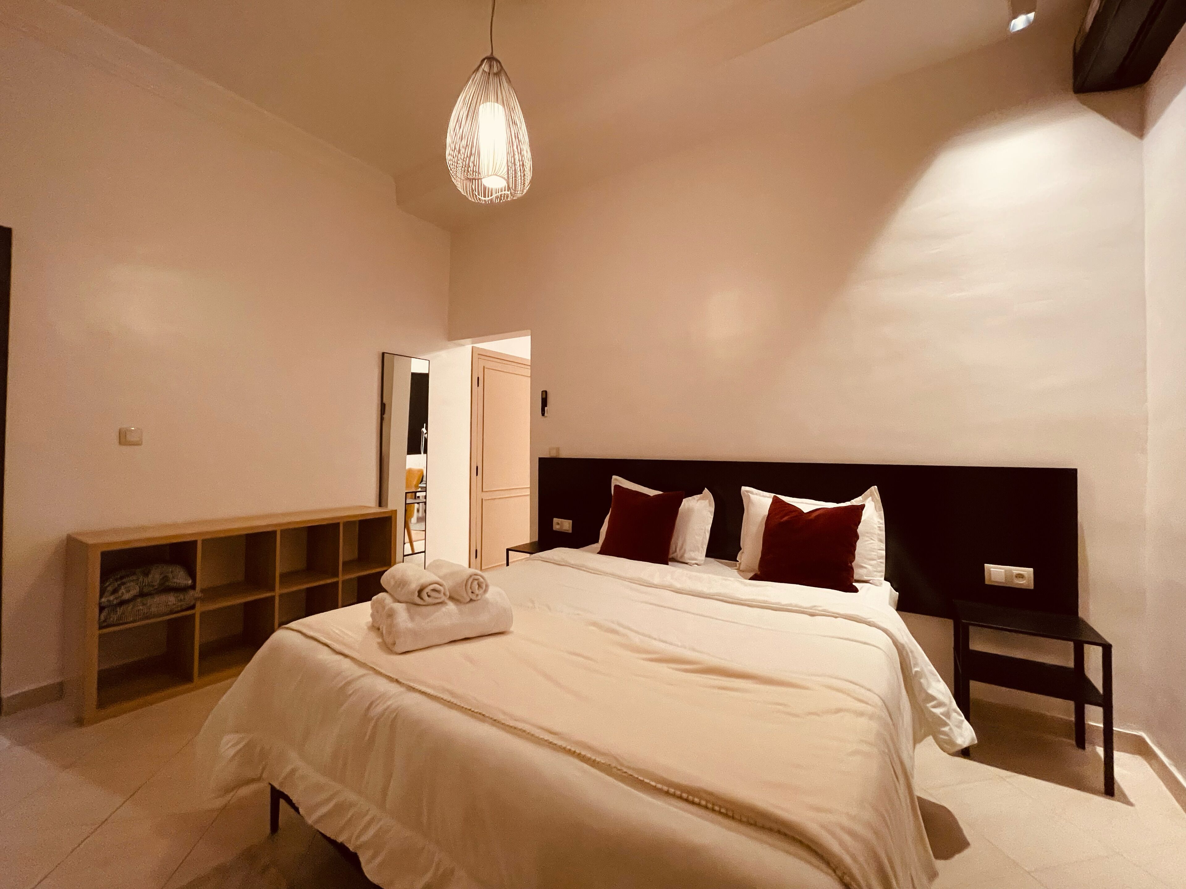 Apartemen, pemandangan kota | Minibar, tempat tidur bayi gratis, Wi-Fi gratis, dan seprai linen