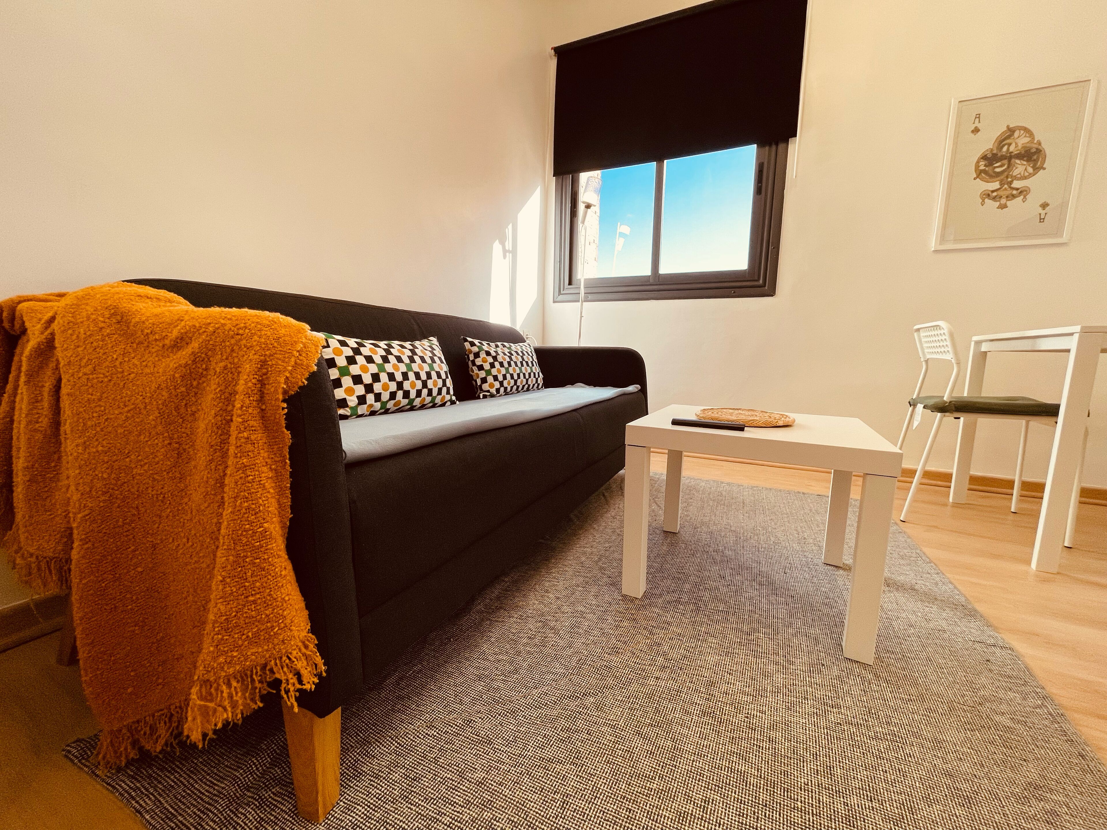 Smart TV de 47 pulgadas con canales por cable