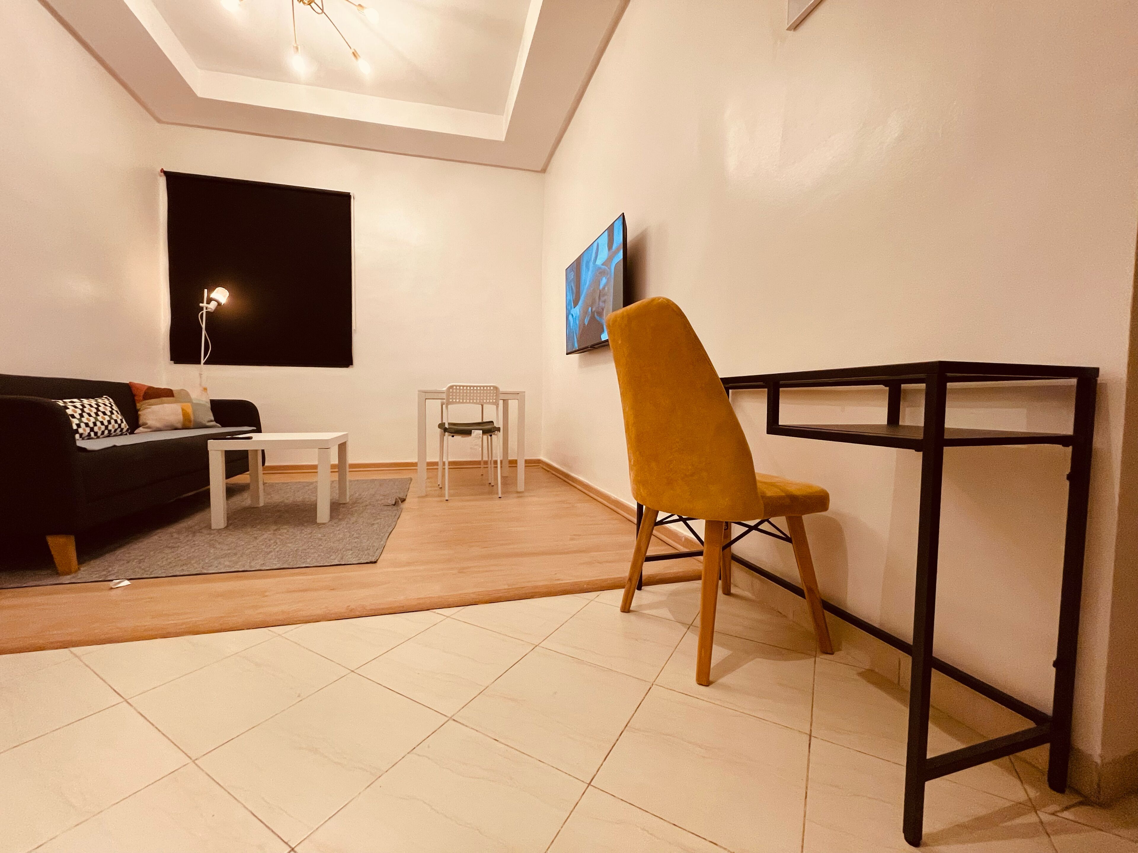 47–tuumainen äly-TV, jossa kaapelikanavat