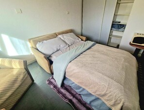 1 bedroom, WiFi, bed sheets