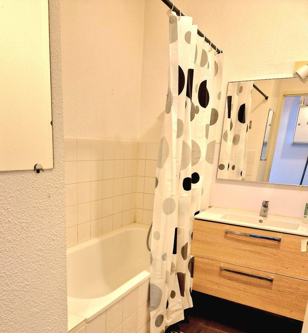 Håndklær, såpe og toalettpapir