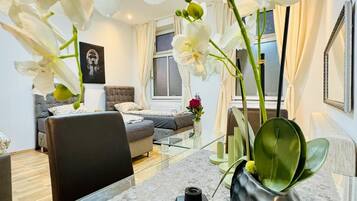 Basic Apartment | Iron/ironing board