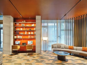 Lobby - Hampton by Hilton Beijing Nan Railway (Beijing)