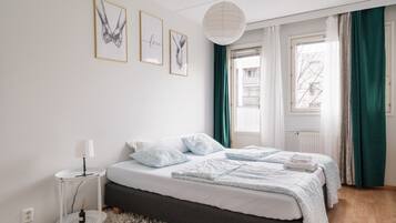 2 bedrooms, desk, iron/ironing board, travel cot
