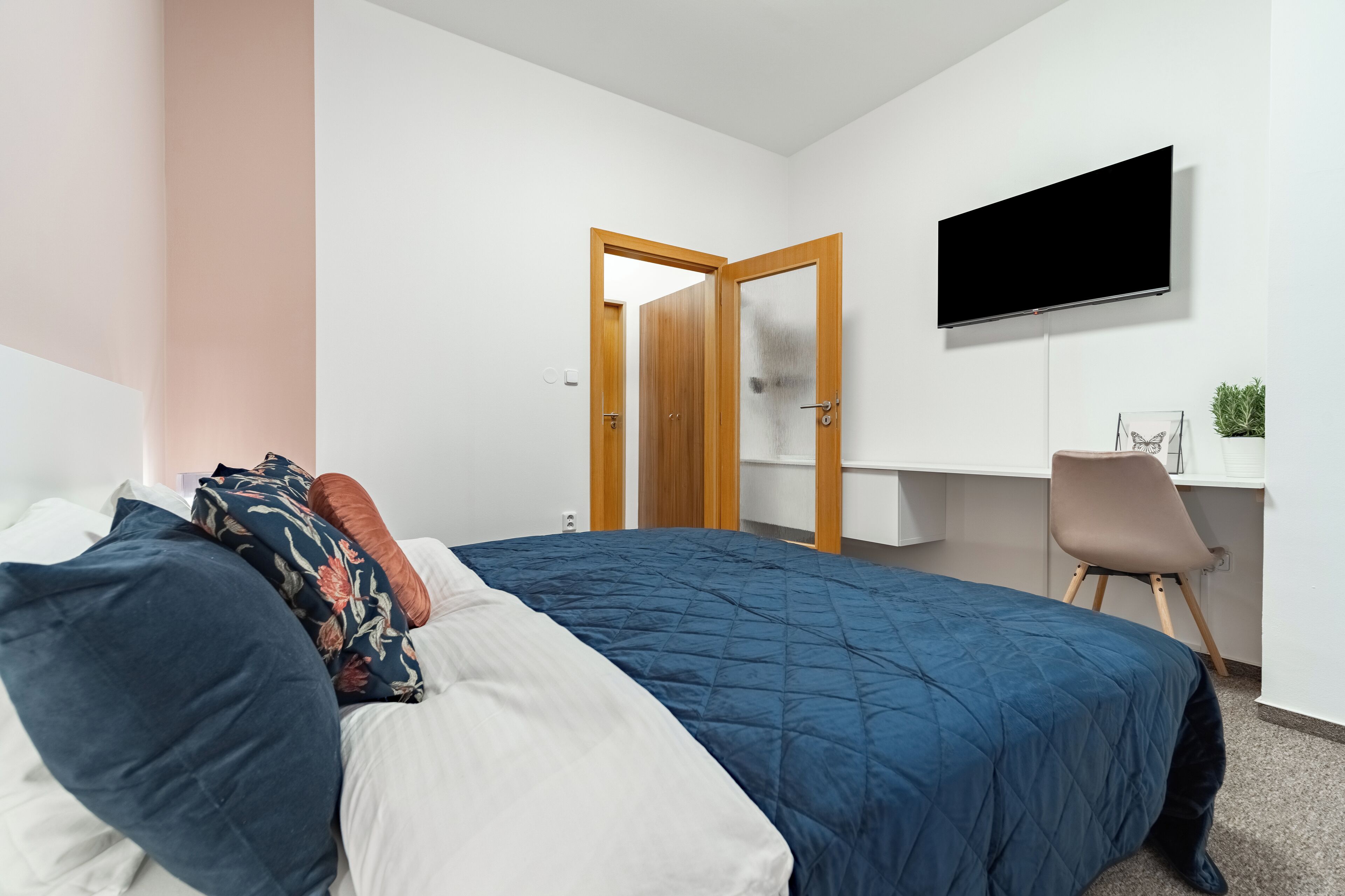 Standard Double Room | Free WiFi