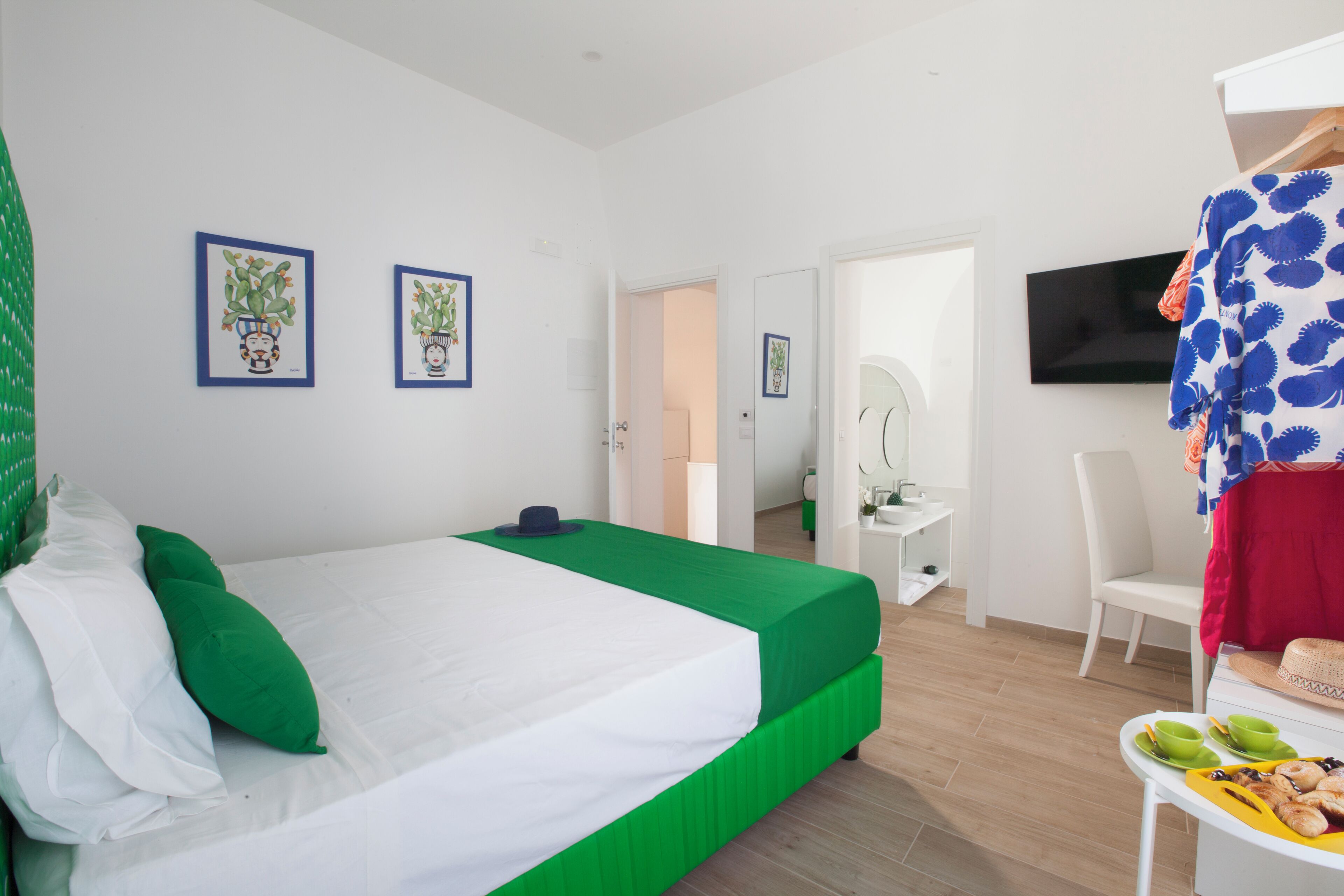 1 slaapkamer, een strijkplank/strijkijzer, wifi, beddengoed