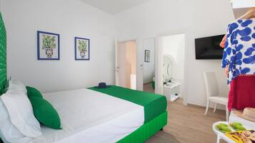 1 slaapkamer, een strijkplank/strijkijzer, wifi, beddengoed