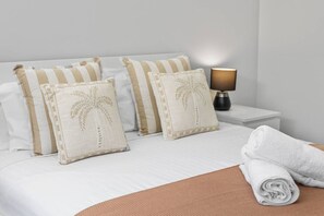 4 Schlafzimmer, Bügeleisen/Bügelbrett, WLAN