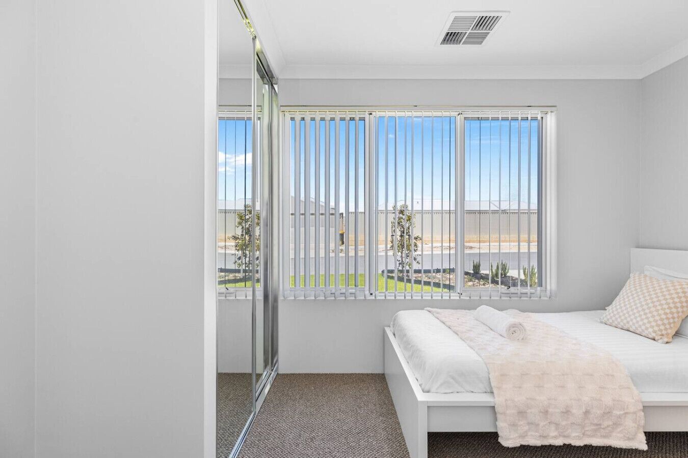 4 makuuhuonetta, Wi-Fi