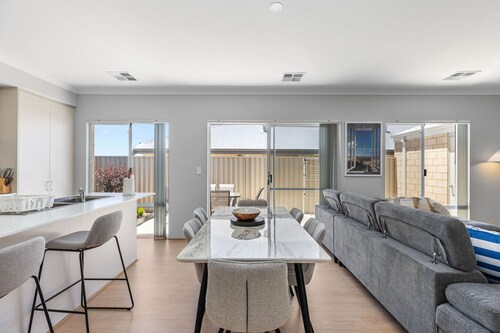 Pristine Modern Living in Alkimos