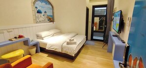 Double Room - run of house | Laptop workspace, blackout drapes, free WiFi, bed sheets - GOHOME (Kaohsiung)