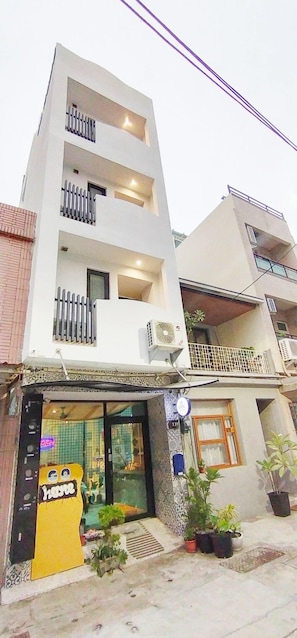 Exterior - GOHOME (Xinyi)