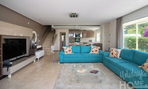 TV - Beachfront IV, Duplex Neptuno, Elviria, Marbella. (Marbella)