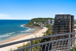 Beach - Elysian Blue – 3BR Burleigh Heads Escape (Gold Coast)
