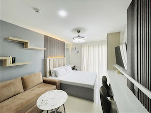 Signature Studio, Balcony, City View | View from room