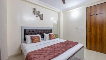 Deluxe kamer, 1 twee- of 2 eenpersoonsbedden, balkon, uitzicht op de stad | Een bureau, gratis wifi