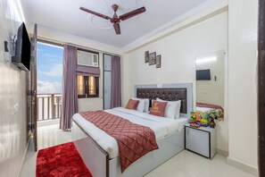 Deluxe Double or Twin Room, Balcony, City View | Desk, free WiFi