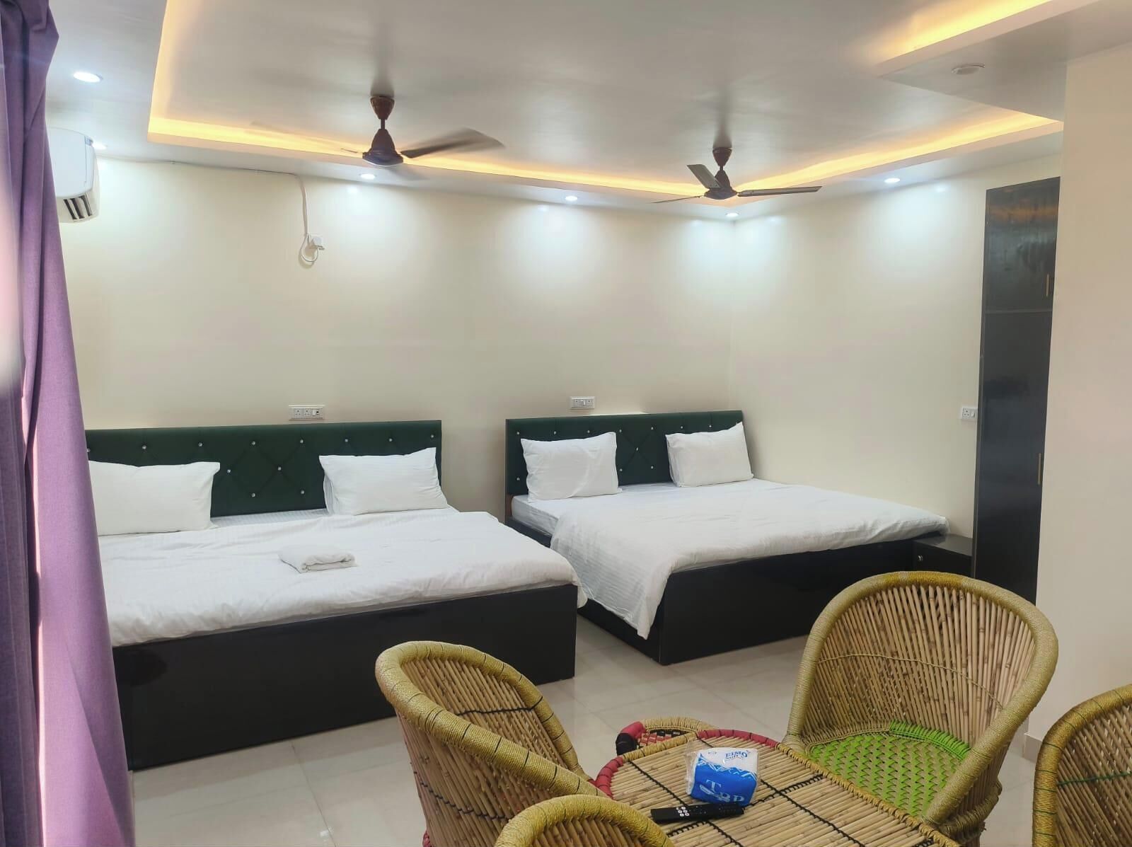 Luxury Room | Desk, laptop workspace, free WiFi