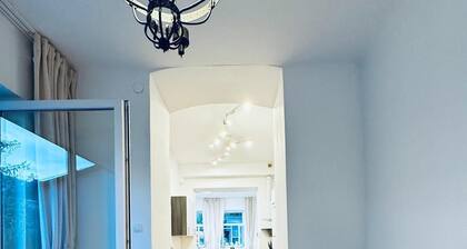 Lovely 2BR for 5 Peaceful Central Stay