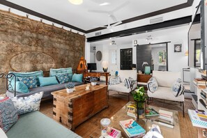 تلفزيون، مشغل دي في دي، تنس طاولة