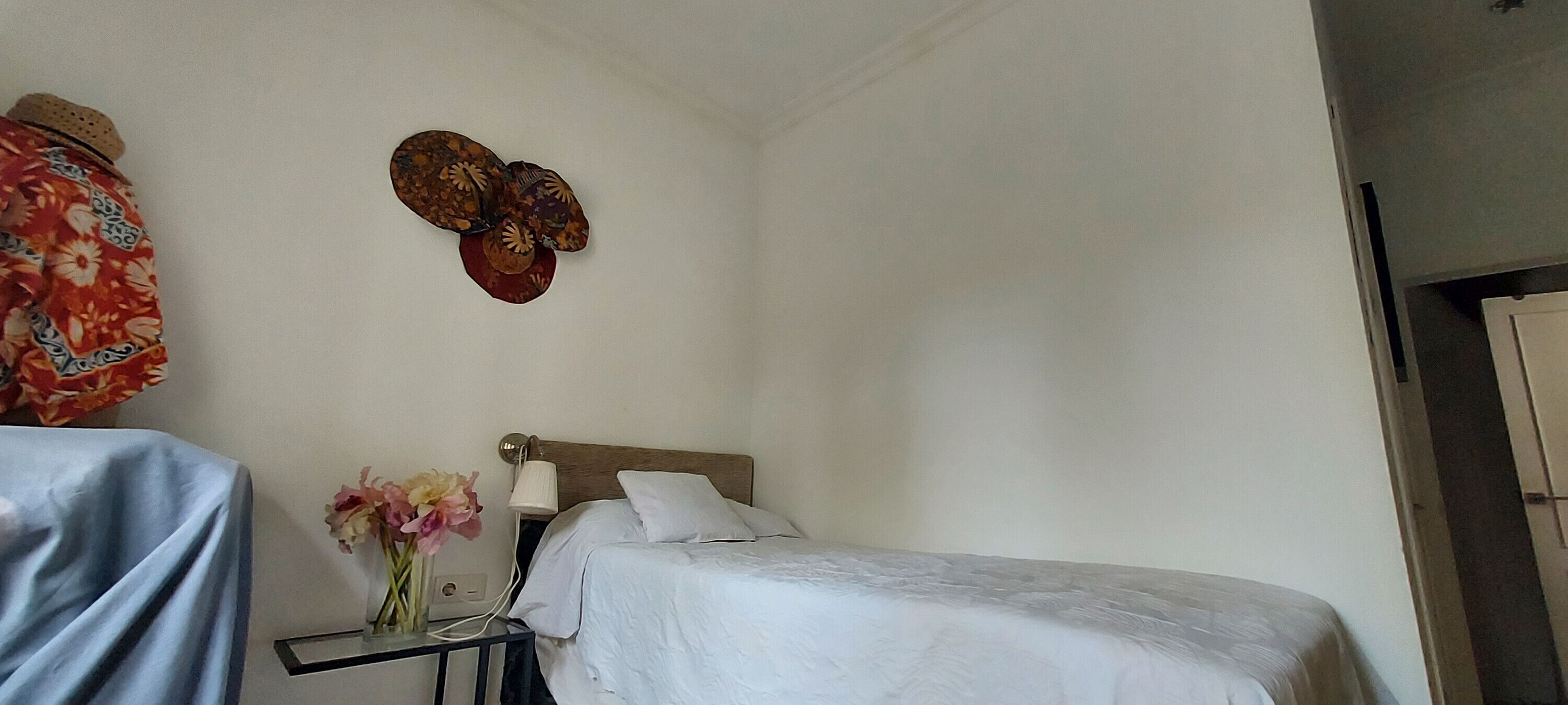 Strykjärn/strykbräda, wi-fi och sängkläder