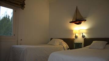 Fer et planche à repasser, Wi-Fi, draps fournis