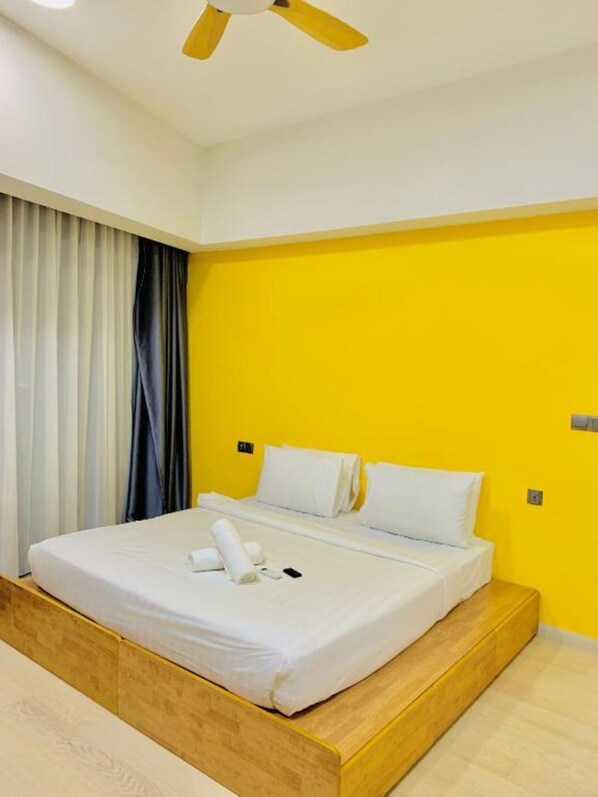 Luxury Apartment, 2 Bedrooms, Non Smoking, City View | Peti besi dalam bilik, seterika/papan seterika, Wi-fi percuma 