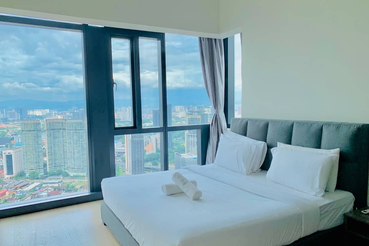 Apartamento Confort, vistas a la ciudad | Colchones viscoelásticos, caja fuerte, tabla de planchar con plancha