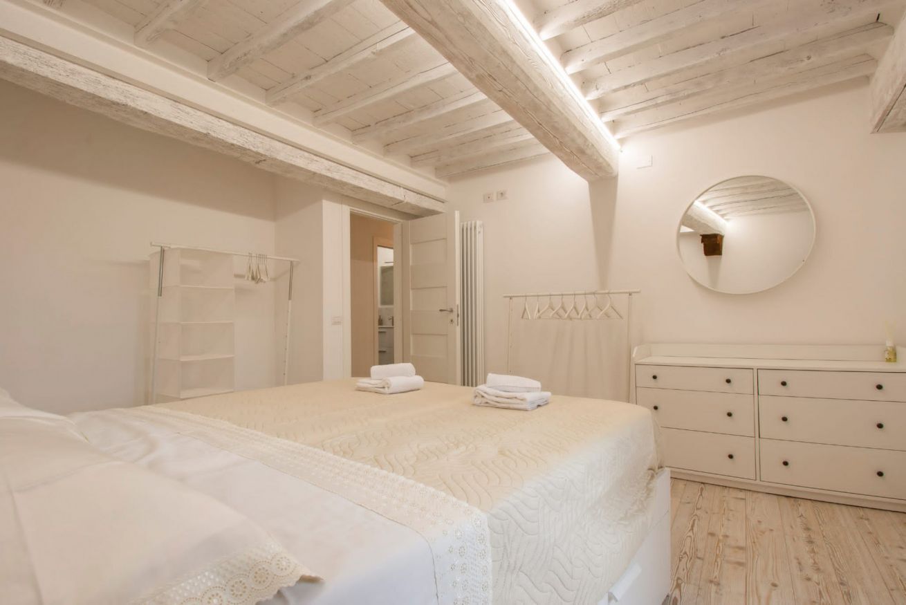 3 Schlafzimmer, Bügeleisen/Bügelbrett