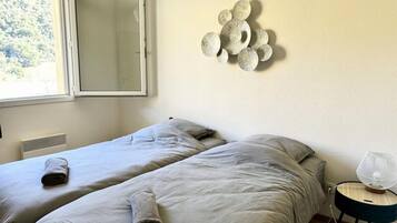 Iron/ironing board
