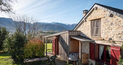 Bergerie Du Paillès with Views of the Pyrenees