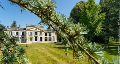 ChĂąteau de LuziĂšres