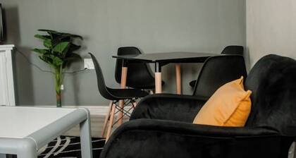 ✨ Cozy Living B – Stylish 2BR City Retreat