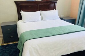2 chambres, fer et planche à repasser, Wi-Fi gratuit, draps fournis