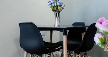 ✨ Cozy Living B – Stylish 2BR City Retreat