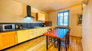 Fridge, microwave, oven, stovetop - Casa Pozzallo Giulietta - Affitti Brevi Italia (Oulx)