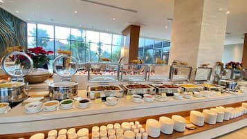 Esmorzar diari d'estil bufet gratuït