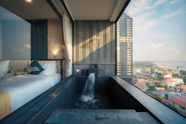 Deluxe Double or Twin Room, 1 Bedroom, Hot Tub, Park View | Hypo-allergenic bedding, minibar, desk, free WiFi