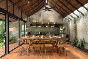 Cookware/dishes/utensils, eco-friendly cleaning products - AnNam Village Villa 234 Phan Chu Trinh (Vũng Tàu)