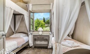 Fer et planche à repasser