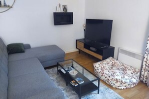 Living area - Charming 2-room apartment, quiet location (classified furnished) (Boulogne-Billancourt)
