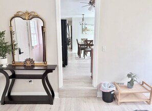 Interior - 2-bedroom Elegant Escape in the city of Rochester! (Irondequoit)